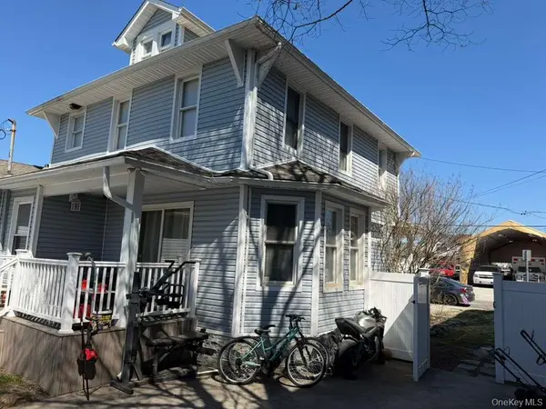 7 Meyer AVE, Lawrence, NY 11559