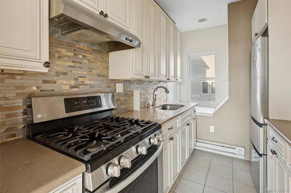 23 Troy AVE #1st FL, East Atlantic Beach, NY 11561