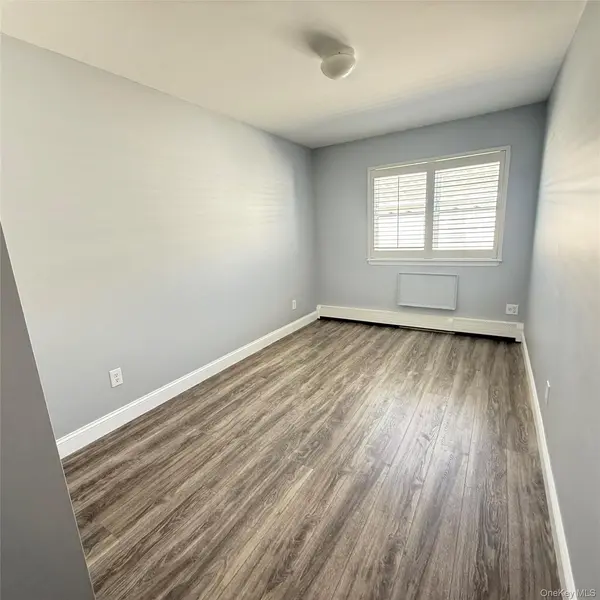 96-18 Shore Front Pkwy, Rockaway Beach, NY 11693