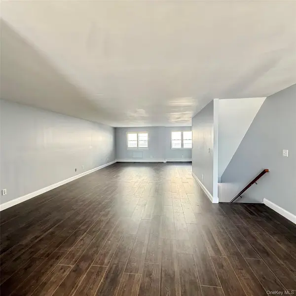 96-18 Shore Front Pkwy, Rockaway Beach, NY 11693