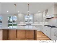 87 West AVE, Hicksville, NY 11801