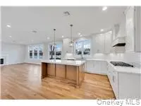 87 West AVE, Hicksville, NY 11801