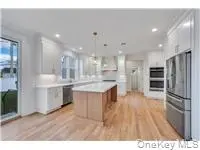 87 West AVE, Hicksville, NY 11801