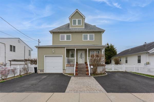 271 Arthur ST, Freeport, NY 11520