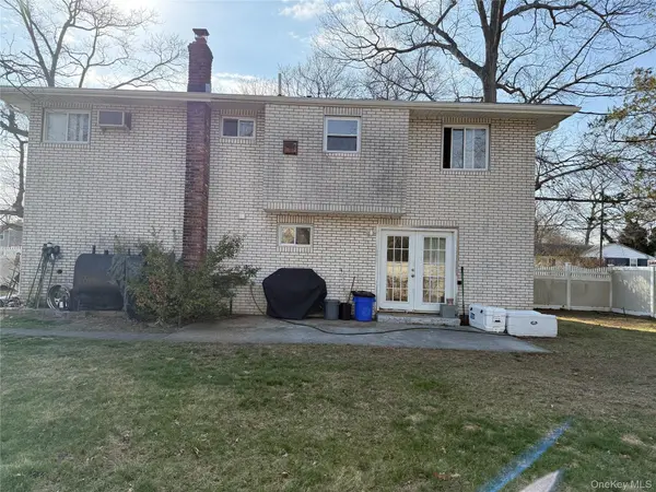 91 Putnam AVE, West Babylon, NY 11704