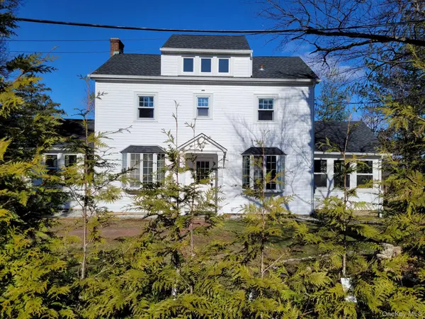 424 Centre Island RD, Oyster Bay, NY 11771