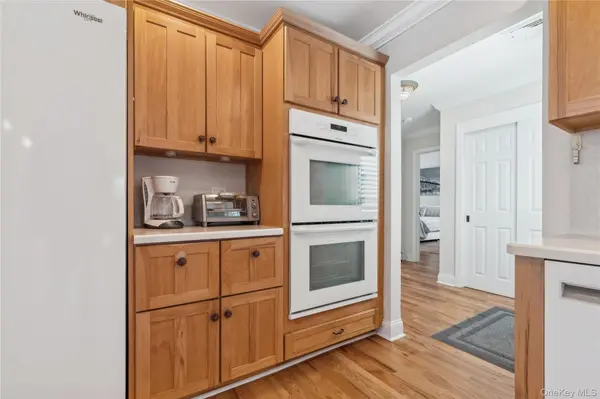 144 Manor LN, Jamesport, NY 11901