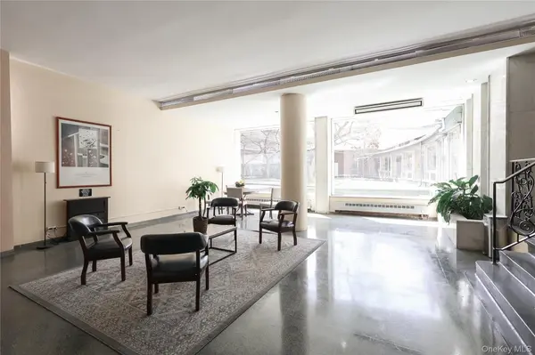 61-15 97th ST #15C, Rego Park, NY 11374