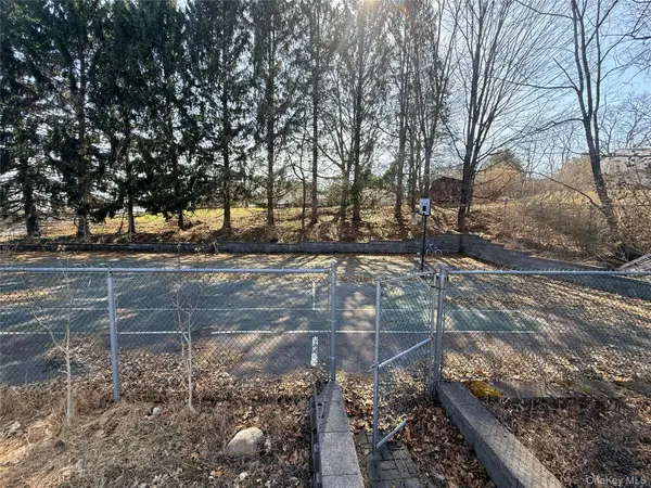 77 Upper rd RD, Middletown, NY 10940