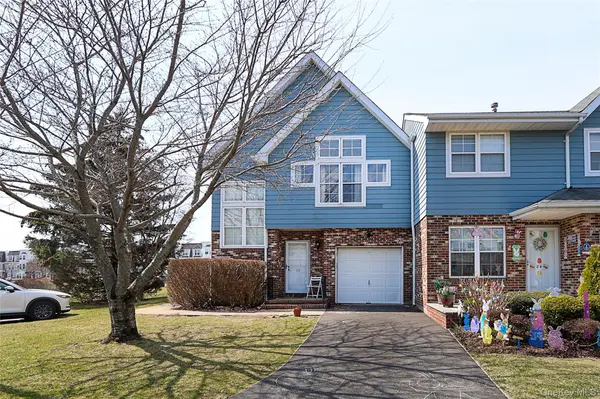20-22 Broadlawn DR, Central Islip, NY 11722