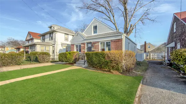 224 Windsor Pkwy, Hempstead, NY 11550