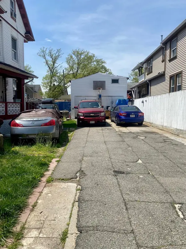 105-44 133rd ST, Richmond Hill S., NY 11419