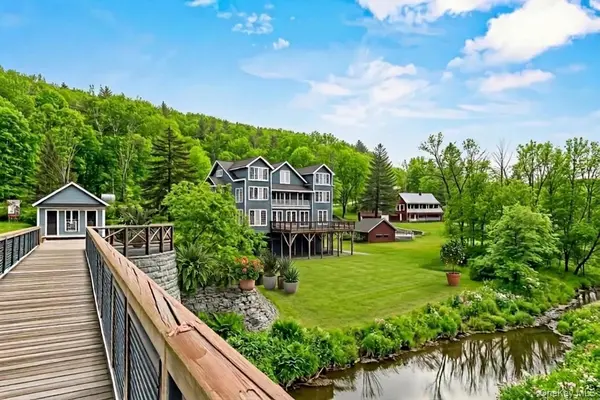 4223 NY State Route 97, Barryville, NY 12719