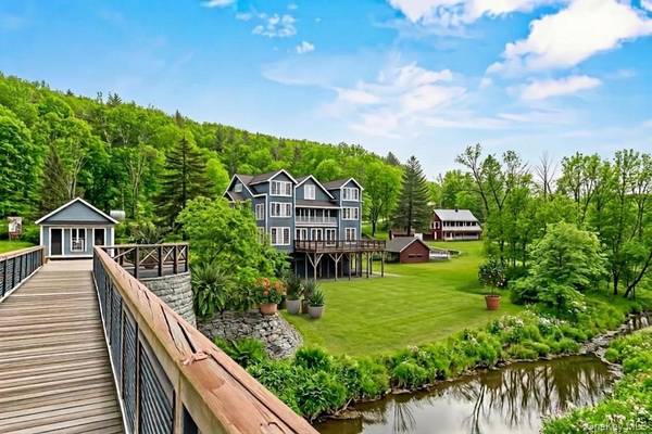 4223 NY State Route 97, Barryville, NY 12719
