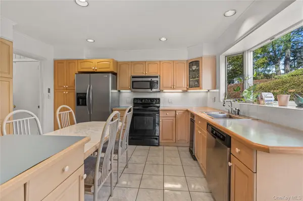 18 Devon RD, Bronxville, NY 10708