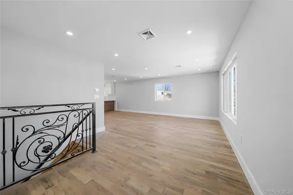 21916 141st AVE #2, Laurelton, NY 11413