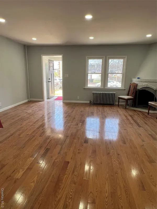 17729 Leslie RD, Jamaica, NY 11434
