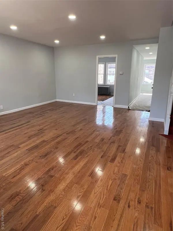 17729 Leslie RD, Jamaica, NY 11434