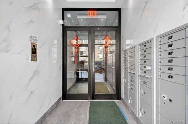 143-16 41st Ave #4E, Flushing, NY 11355