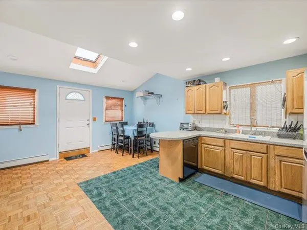 3229 Glennon PL, Bronx, NY 10465