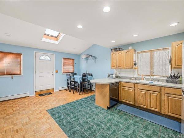 3229 Glennon PL, Bronx, NY 10465