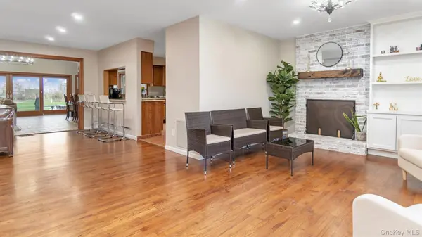 120 Promenade DR, Aquebogue, NY 11901