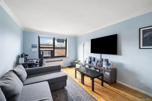 75-15 210th ST #6C, Bayside, NY 11364