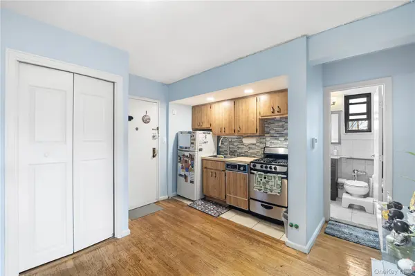 75-15 210th ST #6C, Bayside, NY 11364