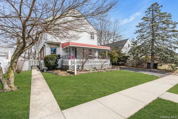 30 Norfolk DR, Elmont, NY 11003