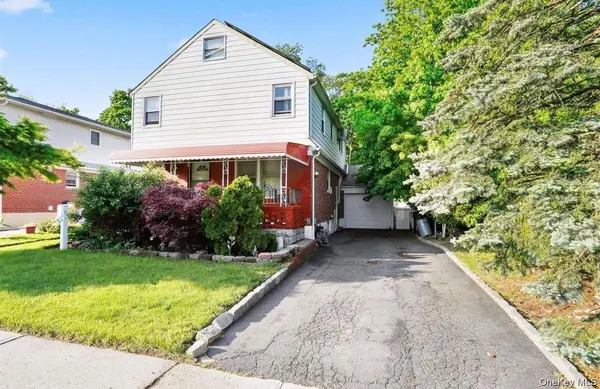 30 Norfolk DR, Elmont, NY 11003