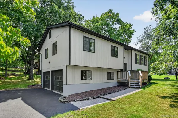 22 Cambridge CIR, Monroe, NY 10950