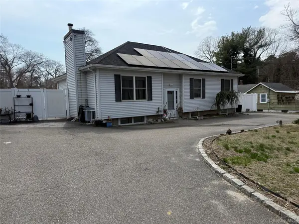 2 1st ST, Coram, NY 11727