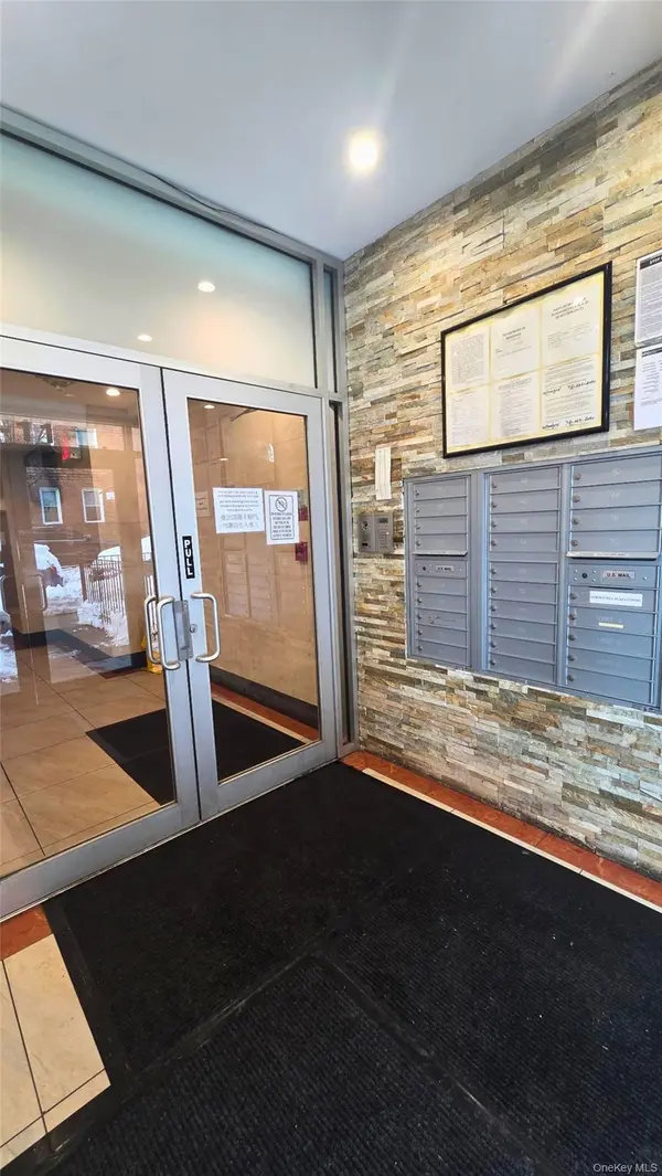 94-11 65th RD #4D, Rego Park, NY 11374