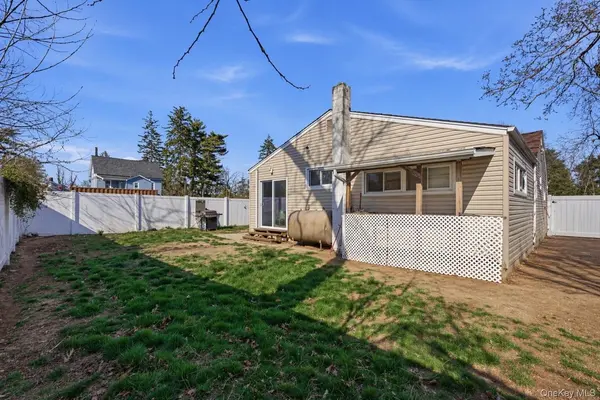 108 4th ST, Brentwood, NY 11717