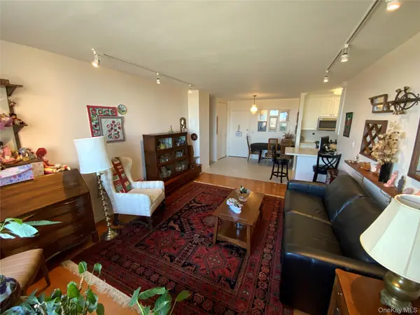 27010 Grand Central Pkwy #9M, Floral Park, NY 11005