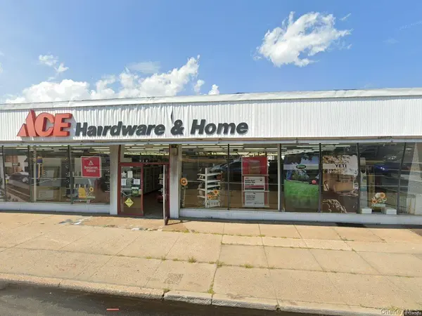 323 Sunrise HWY, Rockville Centre, NY 11570