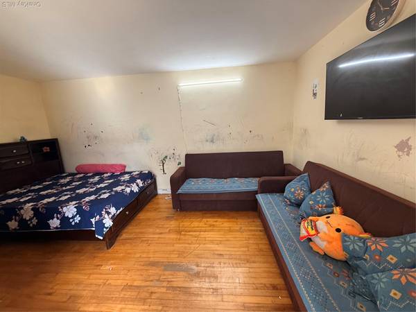 8811 34th AVE #2H, Jackson Heights, NY 11372
