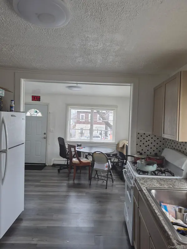 85 Grove ST, Newburgh, NY 12550