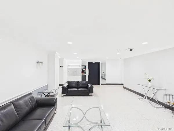 6515 Alderton ST #3F, Rego Park, NY 11374