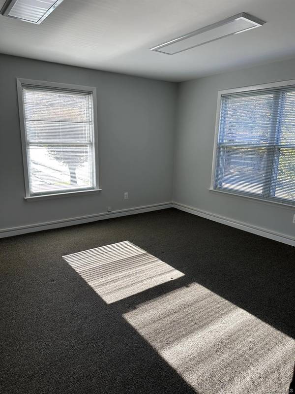 456 W Jericho TPKE, Huntington, NY 11743