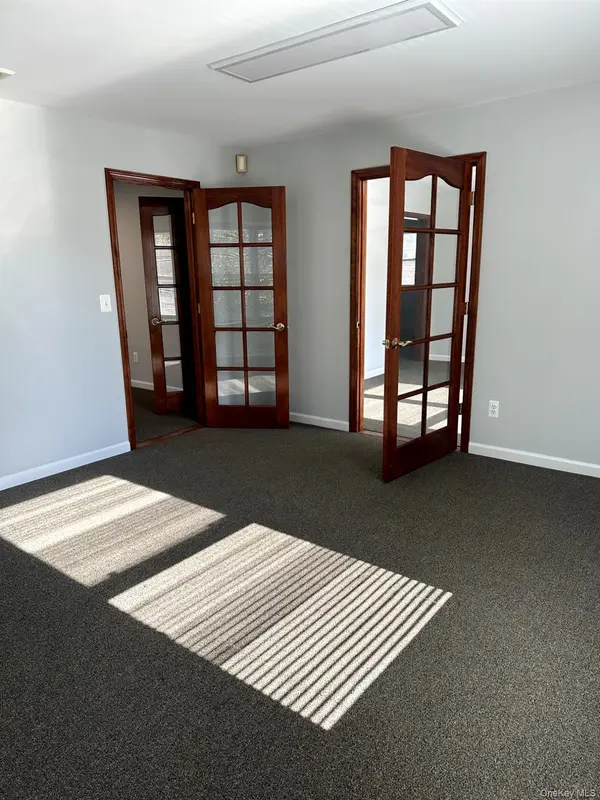 456 W Jericho TPKE, Huntington, NY 11743