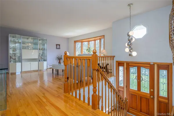 196 E Townline RD, West Nyack, NY 10994