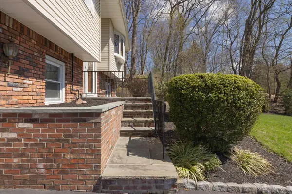 196 E Townline RD, West Nyack, NY 10994