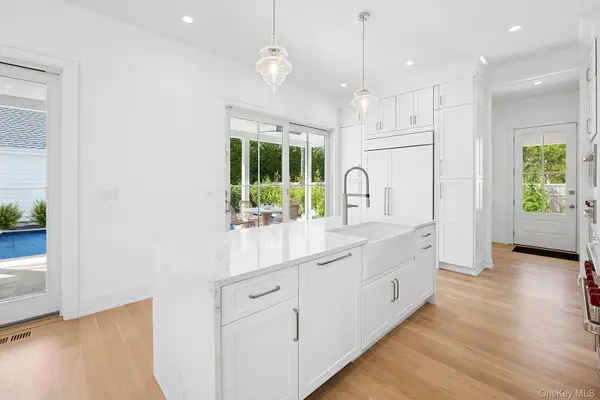278 Hampton ST, Sag Harbor, NY 11963