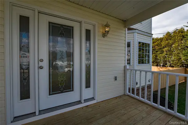 44 Westminster DR, Shirley, NY 11967