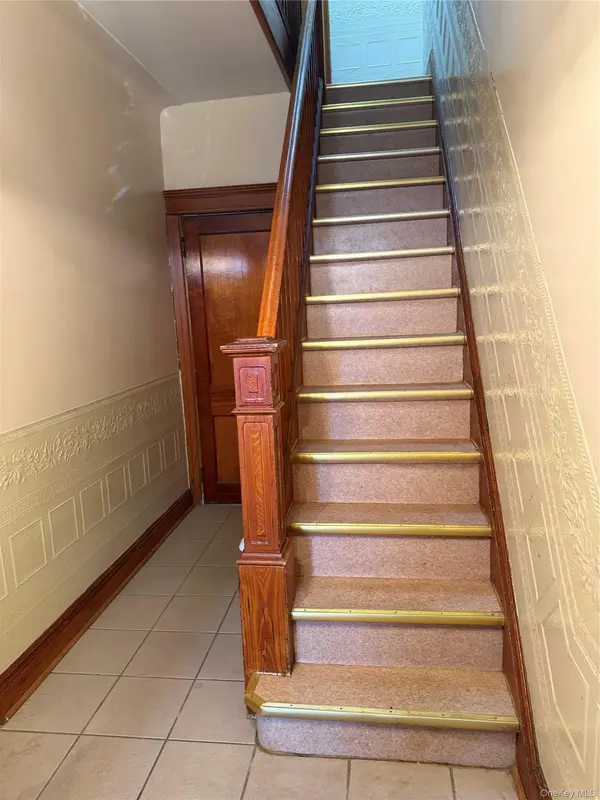 7848 83rd ST, Glendale, NY 11385