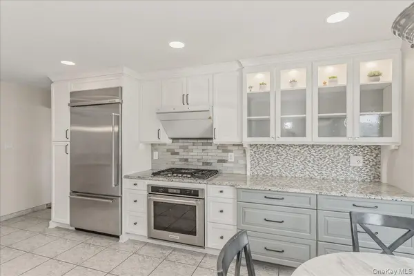 263 James ST, Franklin Square, NY 11010