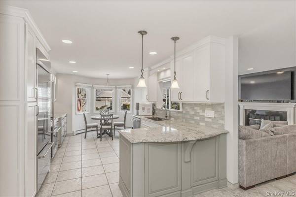 263 James ST, Franklin Square, NY 11010