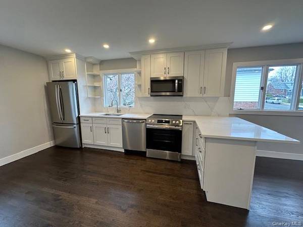 5 Linwood RD #2nd Fl, Port Washington, NY 11050