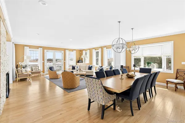 176 Beach LN, Westhampton Beach, NY 11978